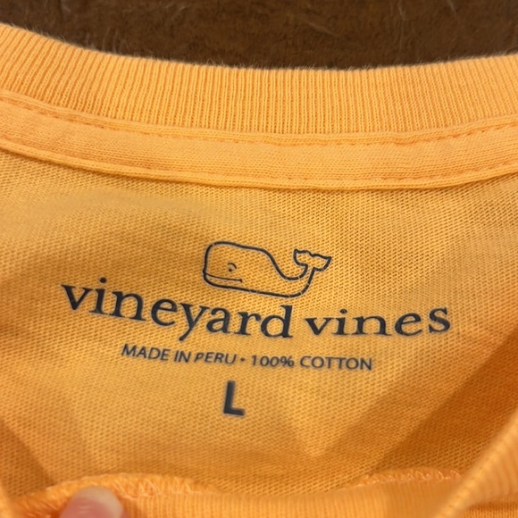 Vineyard vines t shirt - Picture 3 of 5